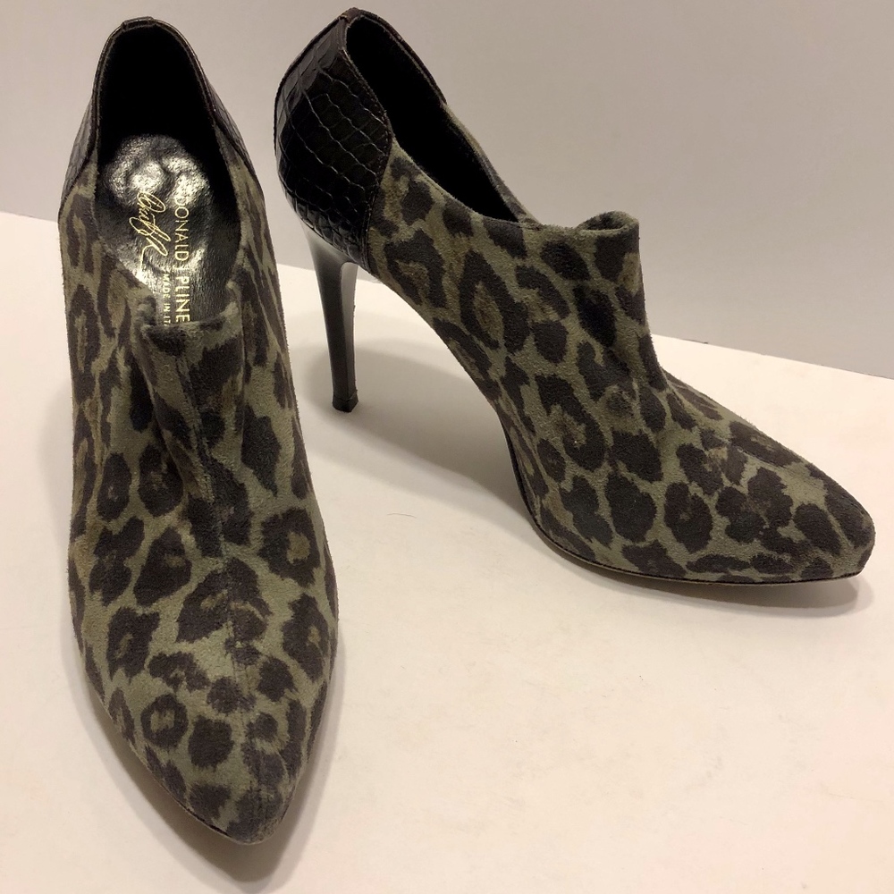 Donald Pliner Panther Stretch Booties Heels Sz10